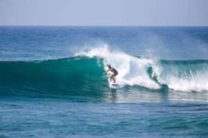 top surfing beaches and destinations in Sri Lanka